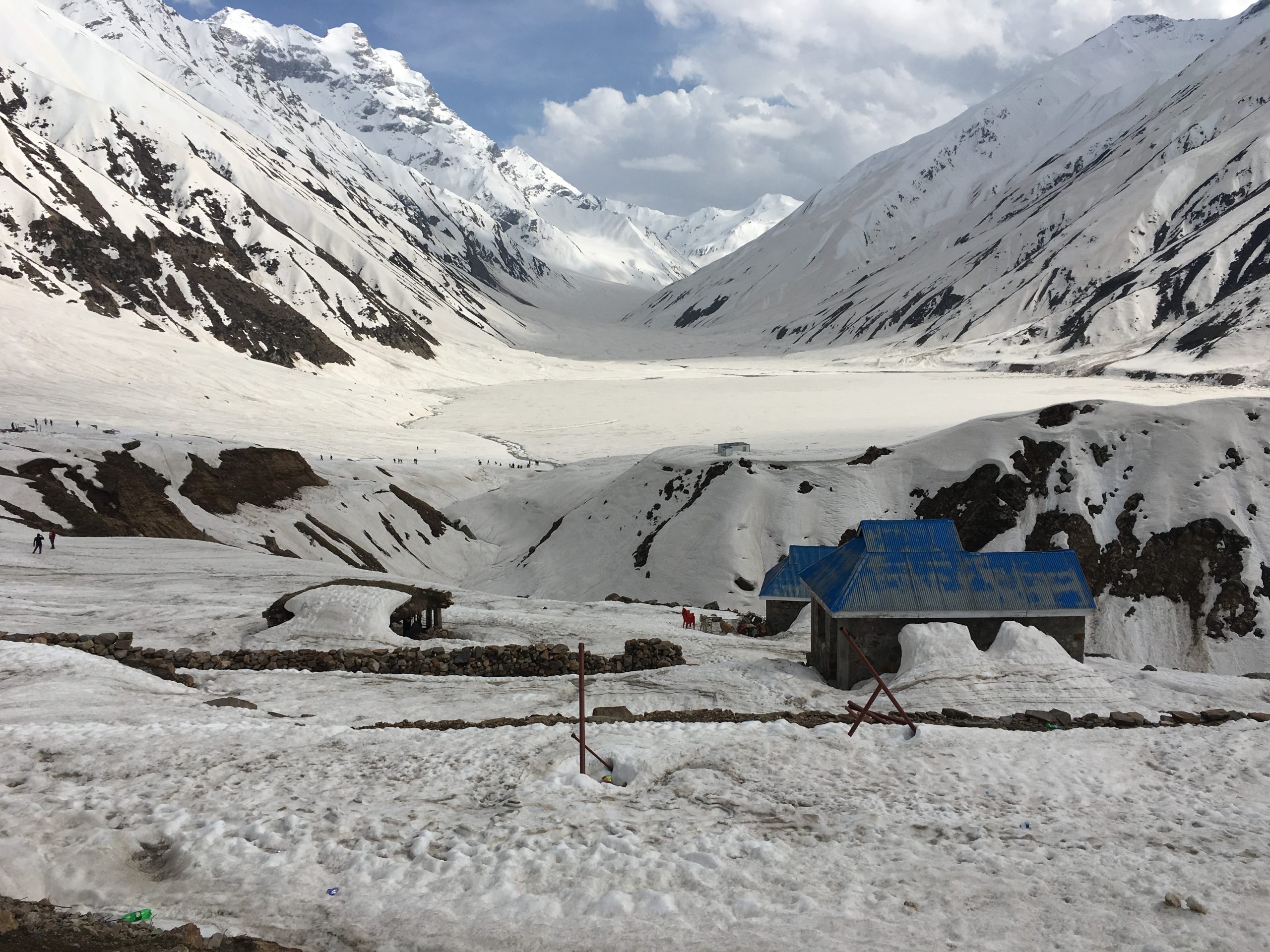 frozen-snow-Saif-ul-malook-naran-valleySaif-ul-Malook-Lake-water-naran-kaghan-sawatvellay-imagedonkey-scaled